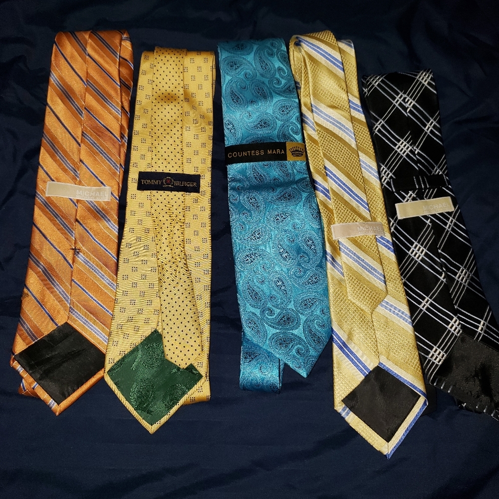 BUNDLE OF TIES